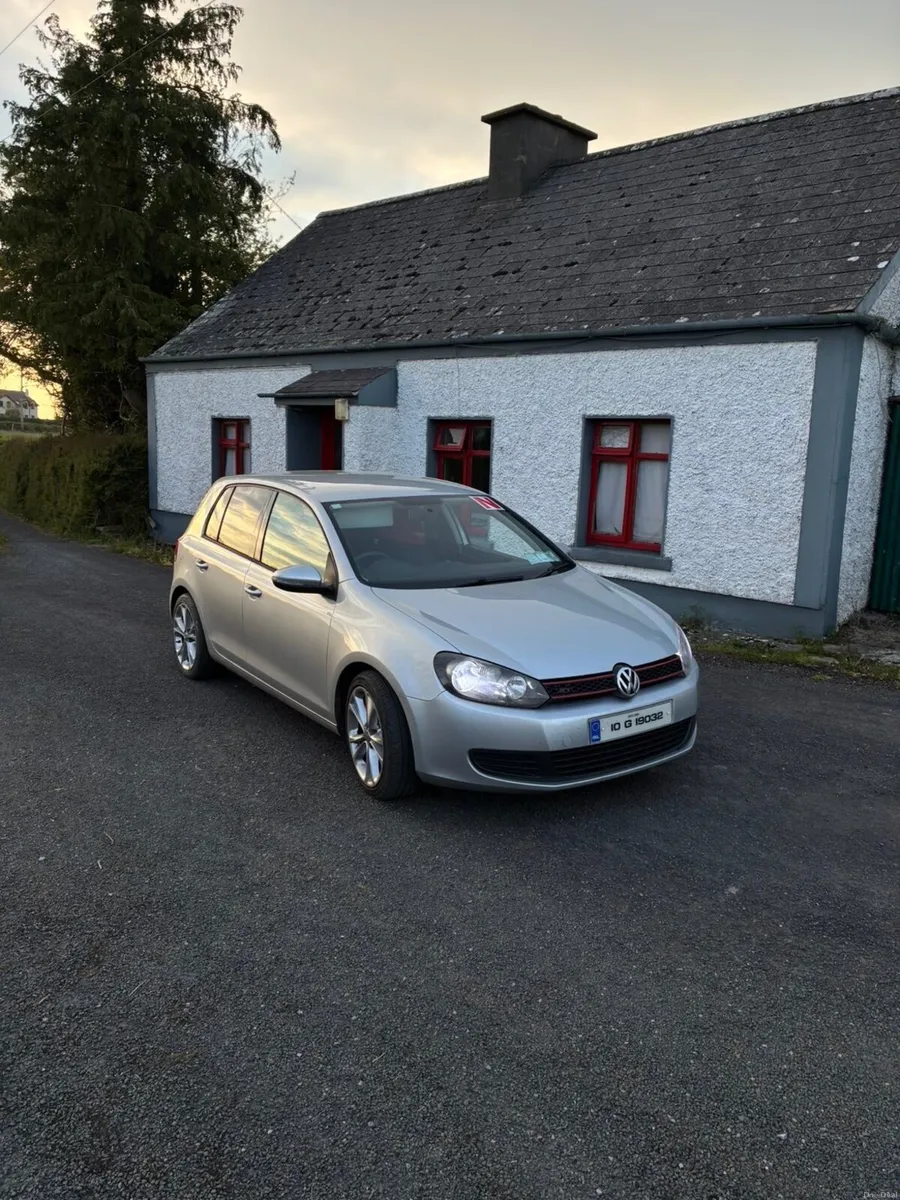 Volkswagen Golf 2010 - Image 2
