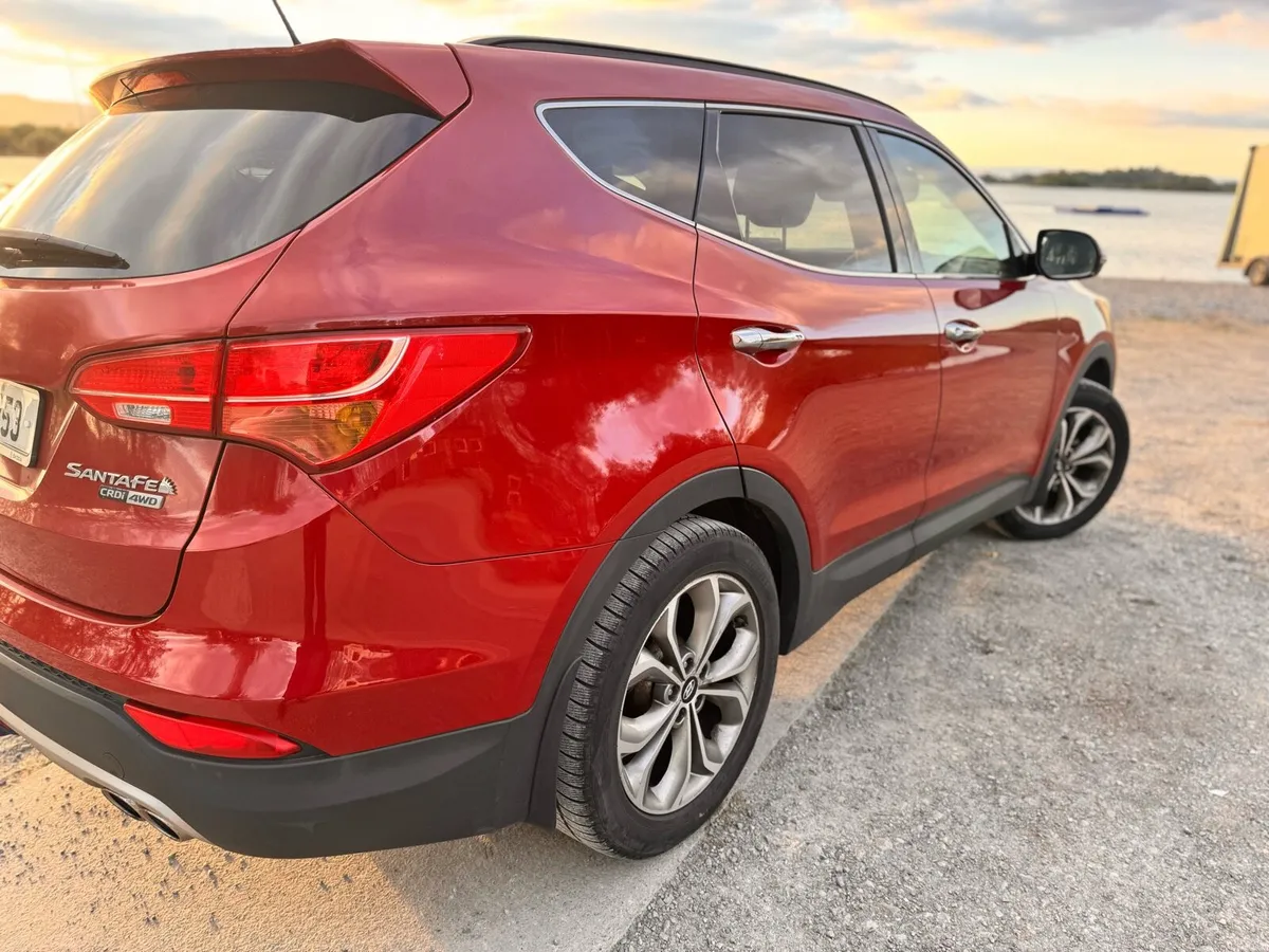 Hyundai Santa Fe (151 - 7-seater) - Image 4