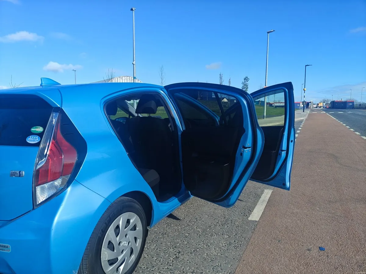 Toyota Aqua 2016 - Image 4