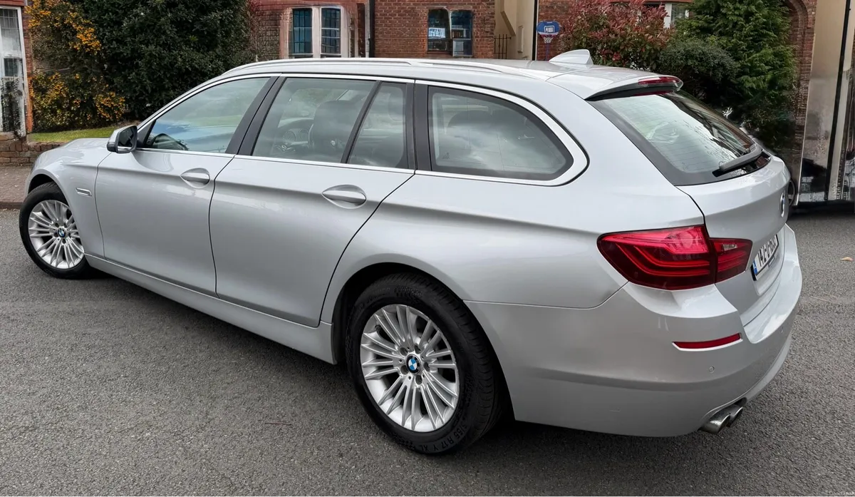 2014 BMW 520d Touring (Luxury Spec) Facelift Model - Image 2