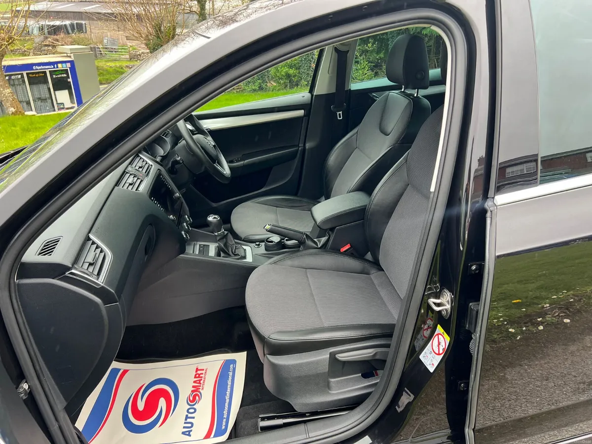 Skoda Octavia 2020 low km - Image 3