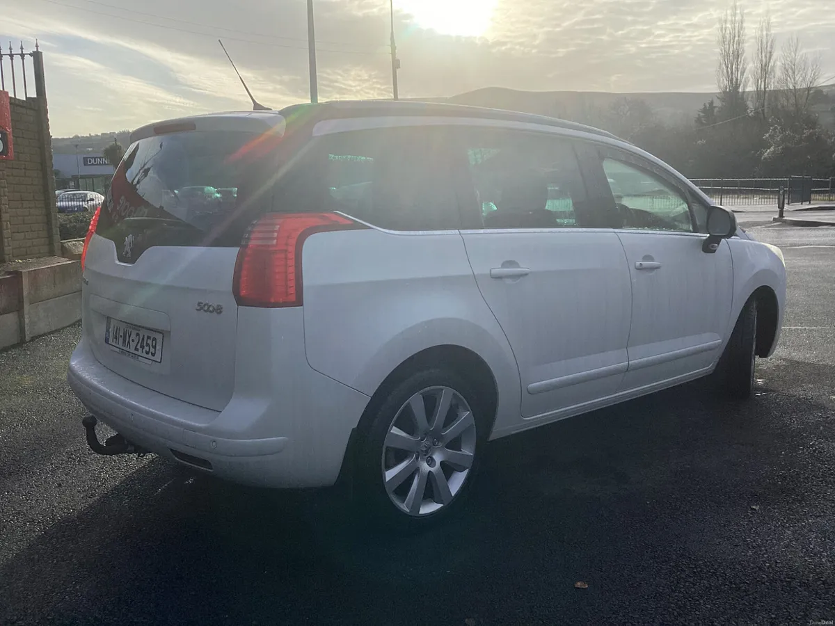 Peugeot 5008 ** 7 SEATER - Image 4