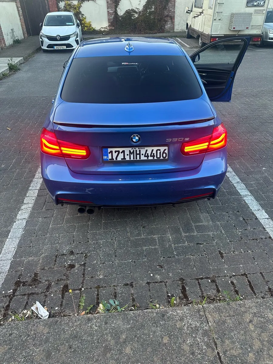 BMW 2017 330e - Image 3
