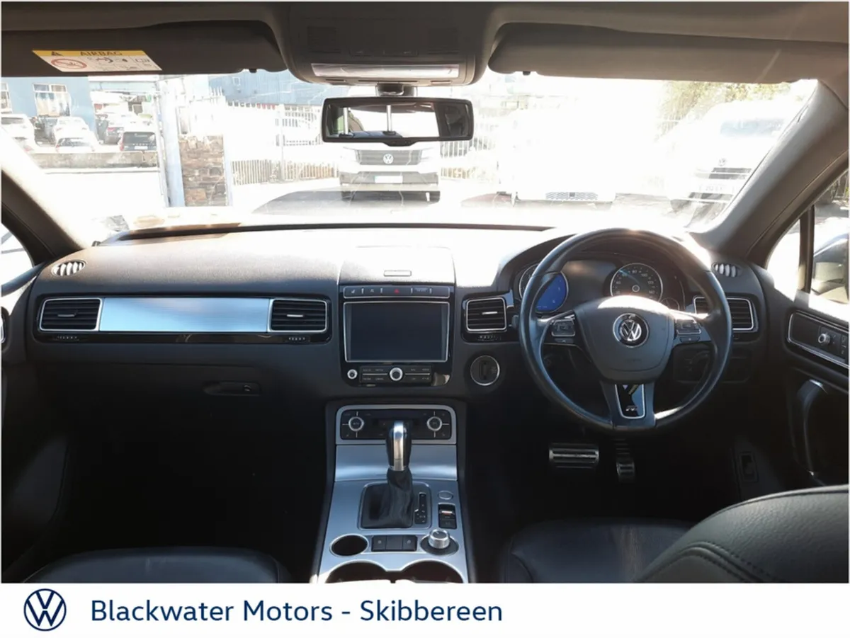 Volkswagen Touareg 3.0TDI 262BHP V6 R-LINE - Image 2