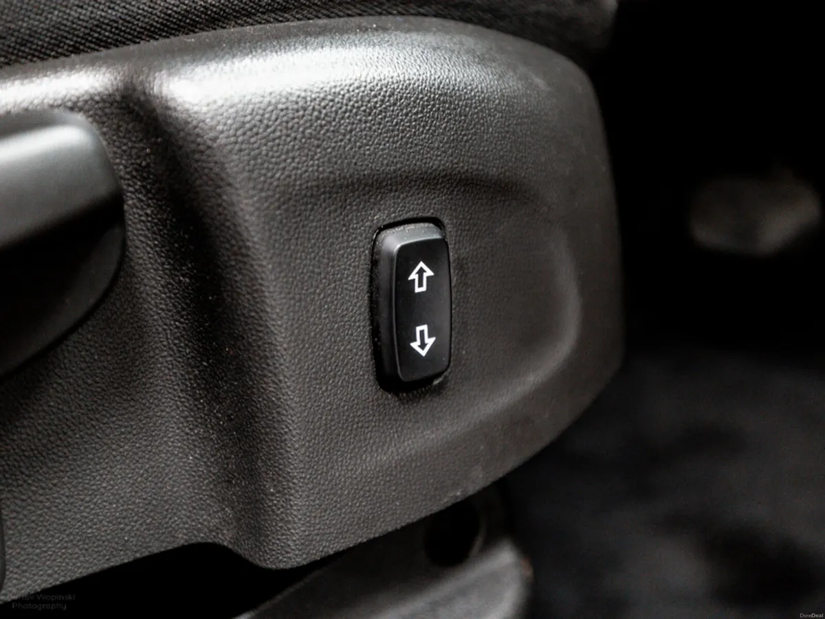 Opel Crossland Elite 1.2 Petrol Auto 130HP - Image 4