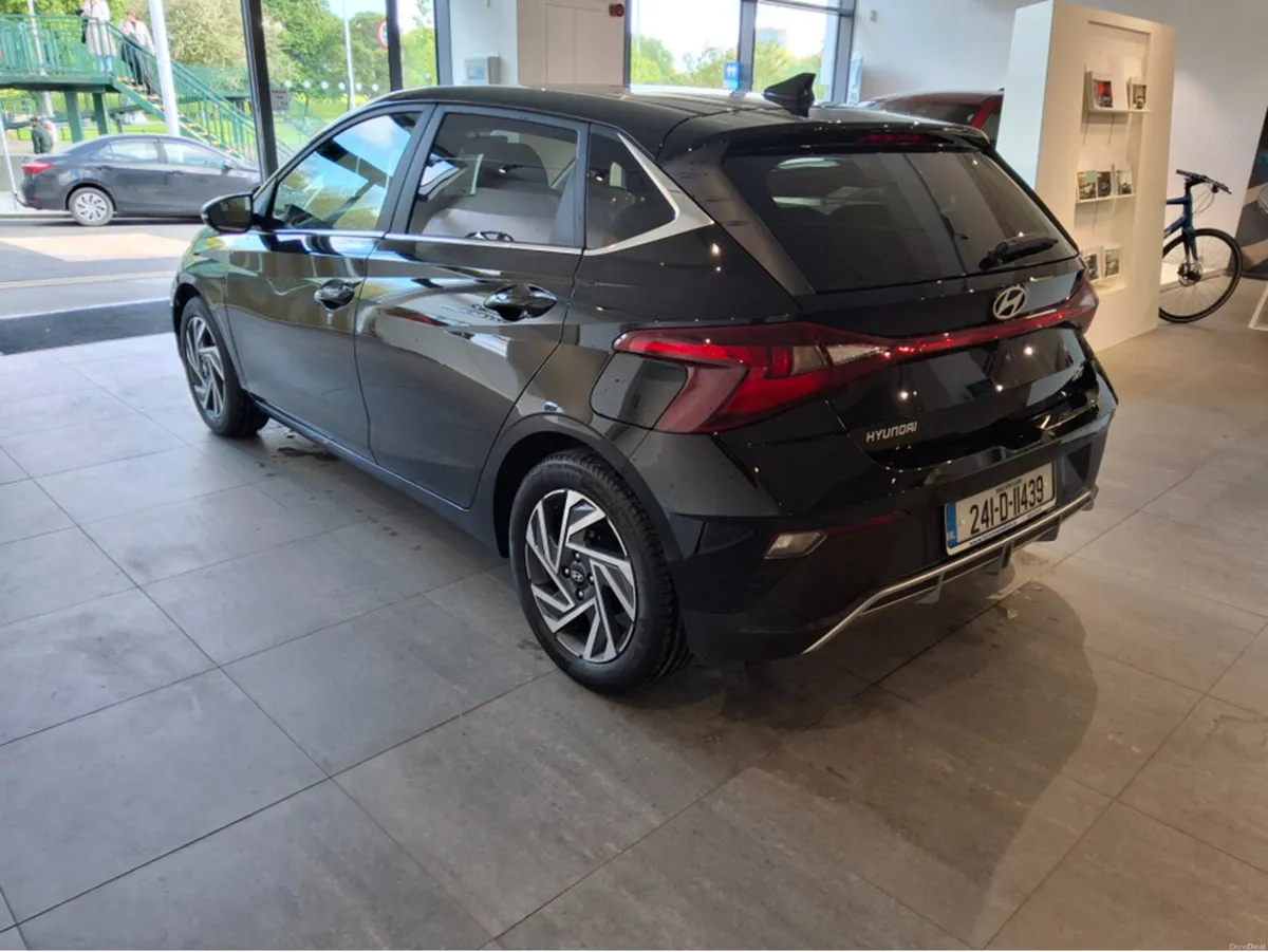 Hyundai i20 DELUXE PLUS - Only 7,000 Km - - Image 4