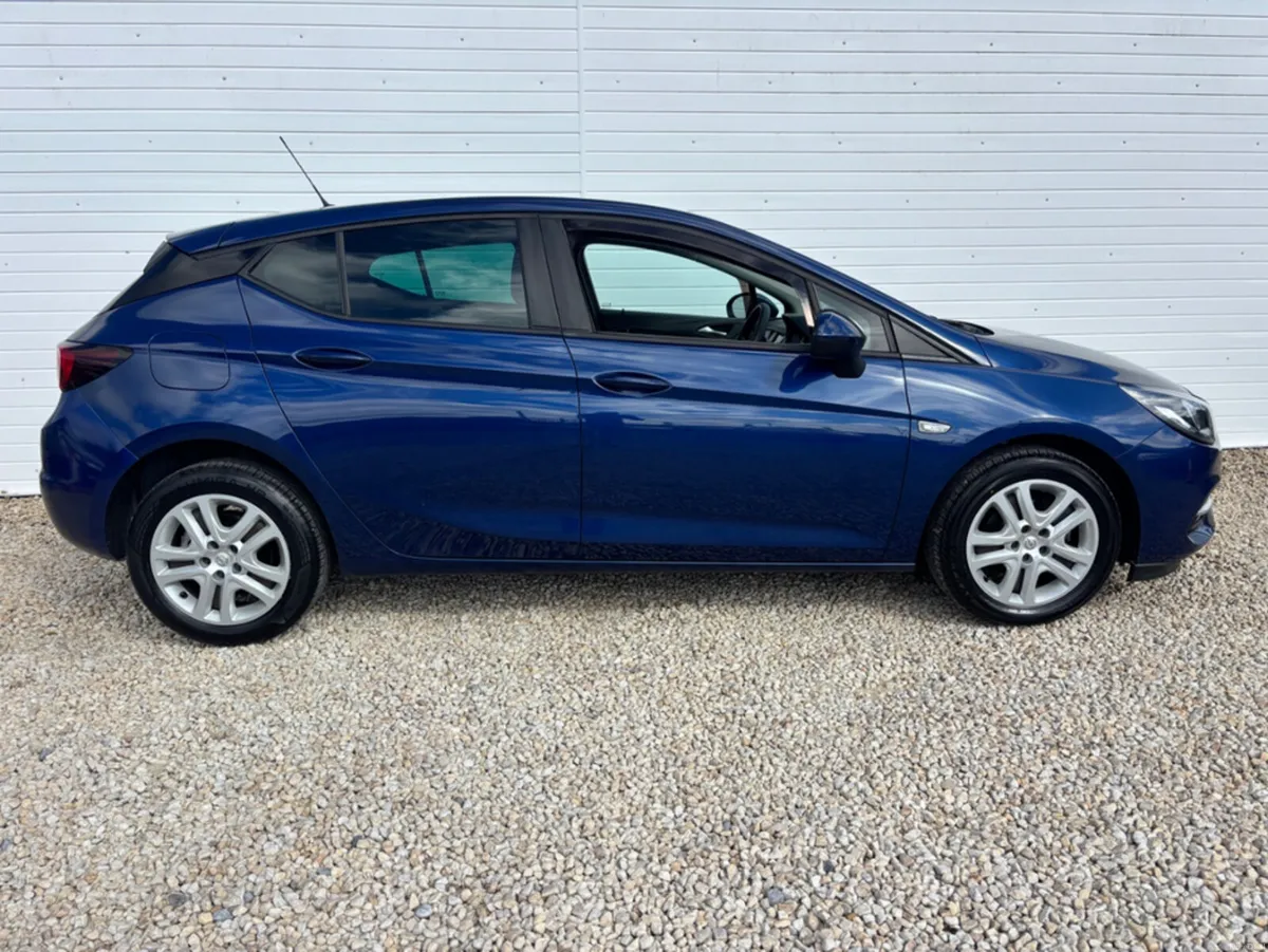 Opel Astra 16 HATCH SC 1.2I TURBO 11 110PS 5 - Image 3