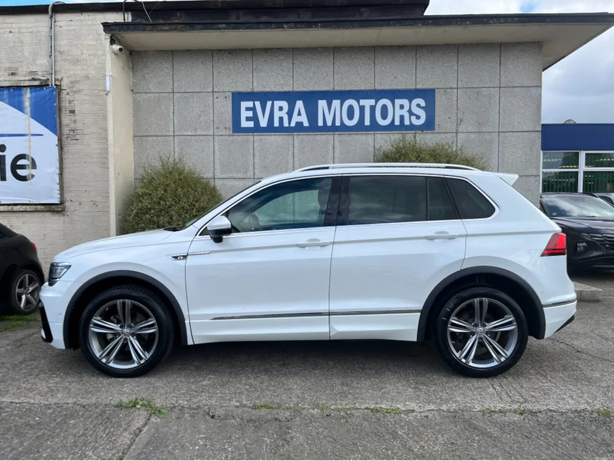 Volkswagen Tiguan R-LINE 4MOTION AWD AUTOMATIC 2.0 - Image 6