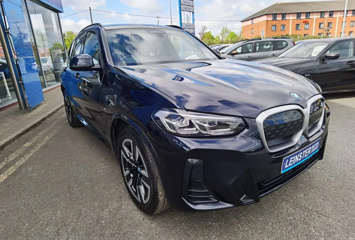 BMW iX3 2023 - Image 4