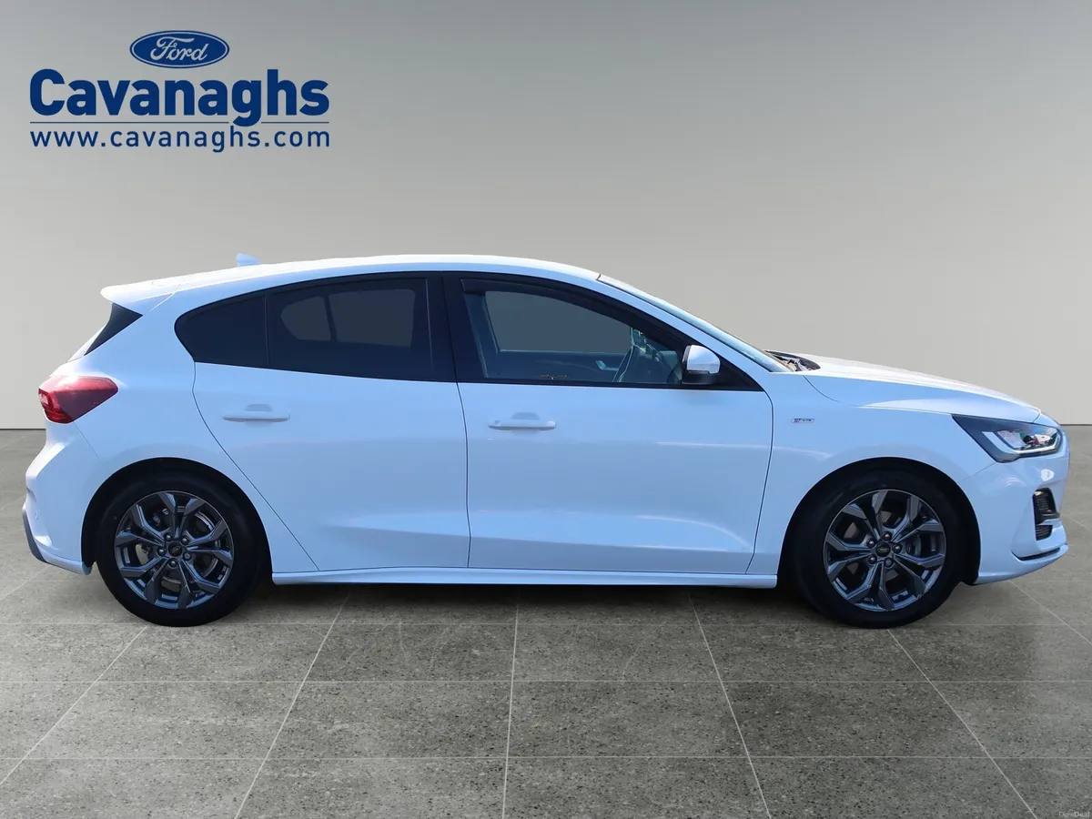 2023 Ford Focus 1.5TDCi ST-LINE 5DR 115PS AUTO - Image 3
