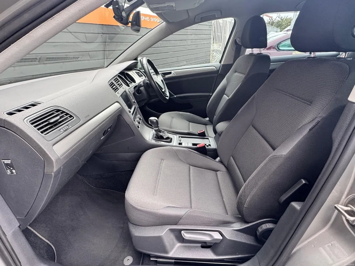 Volkswagen Golf 1.2 TFSI AUTO - Image 6