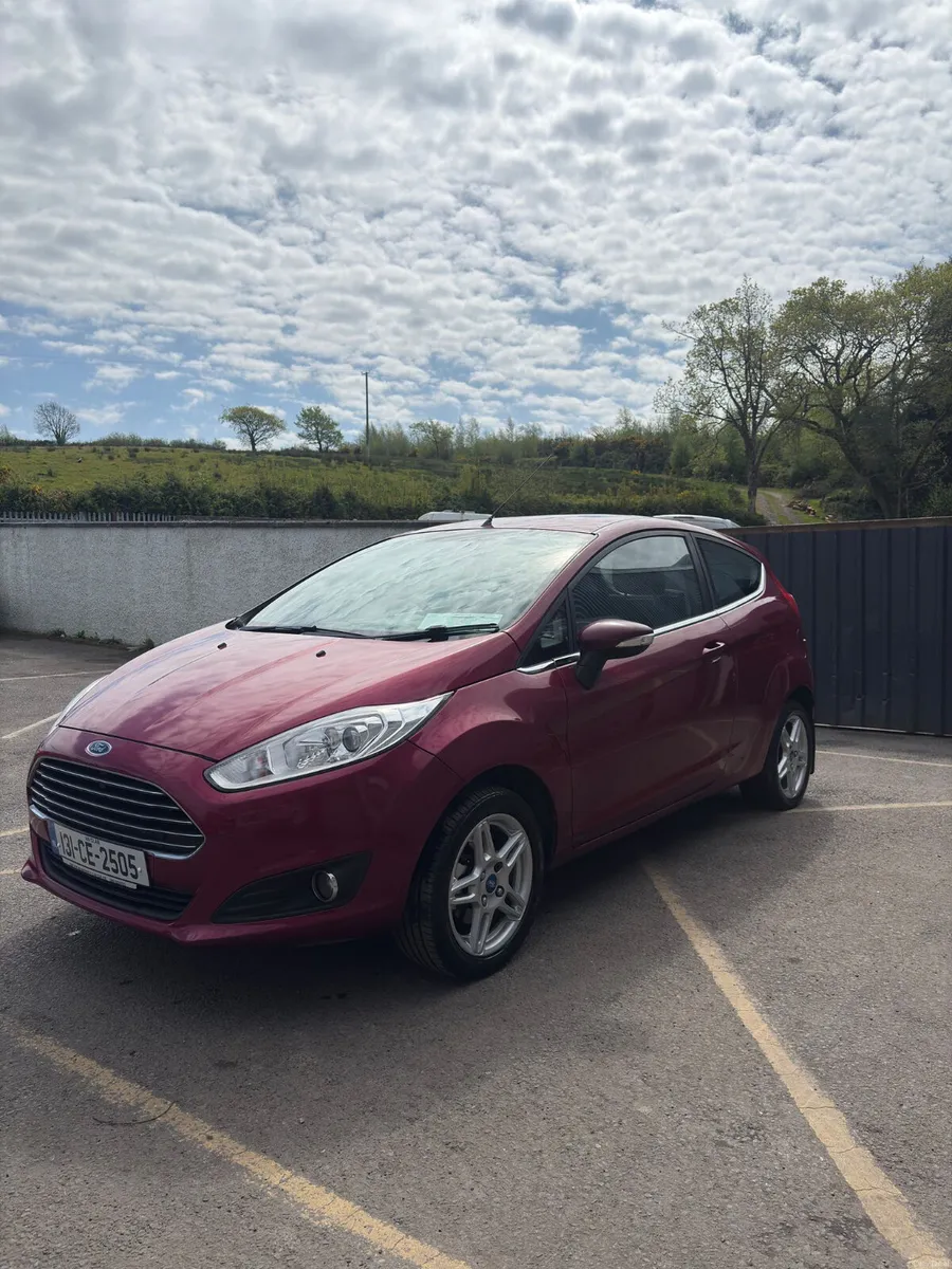 Ford Fiesta 2013 - Image 2