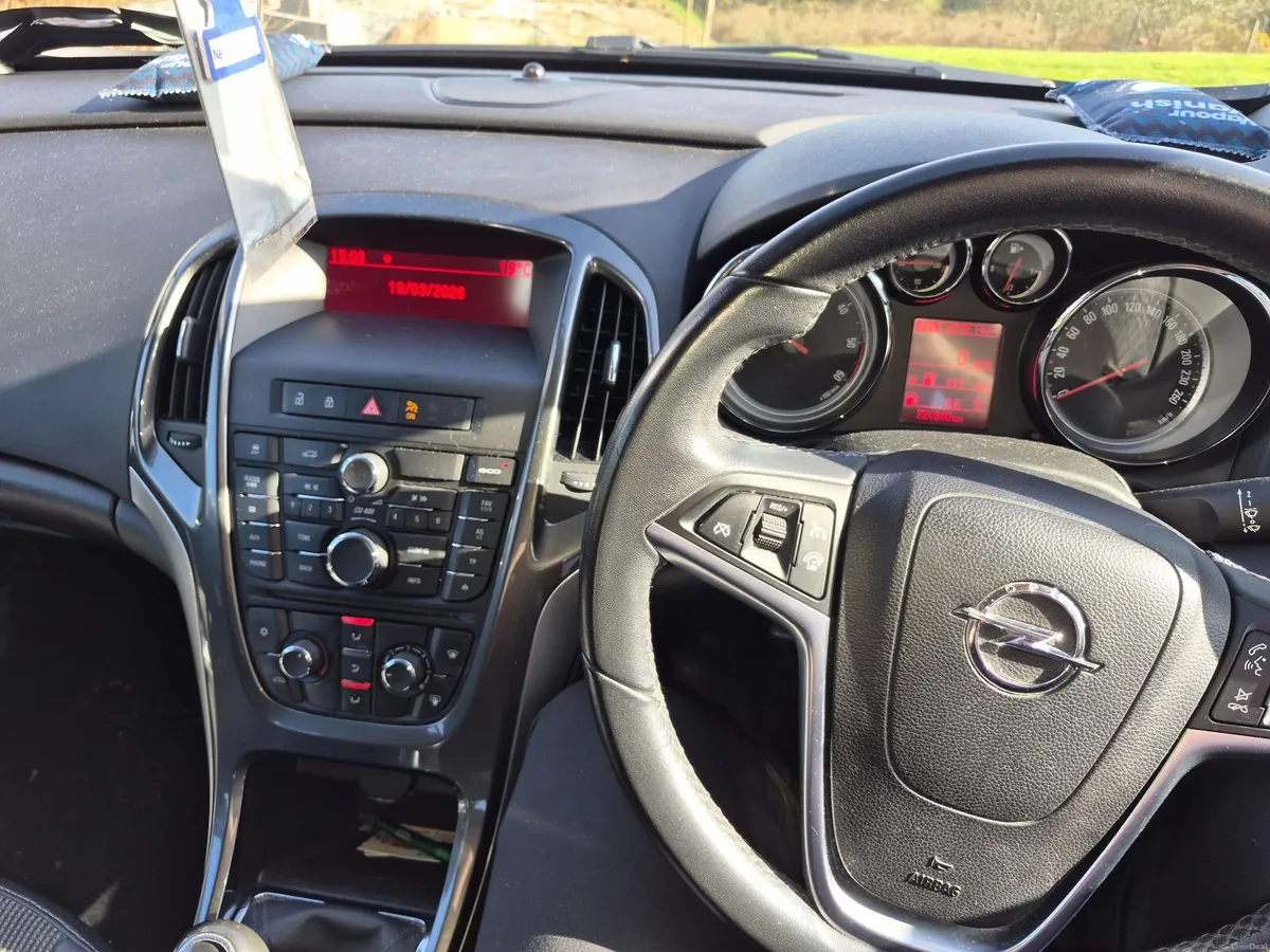 Opel Astra 2014 - Image 3