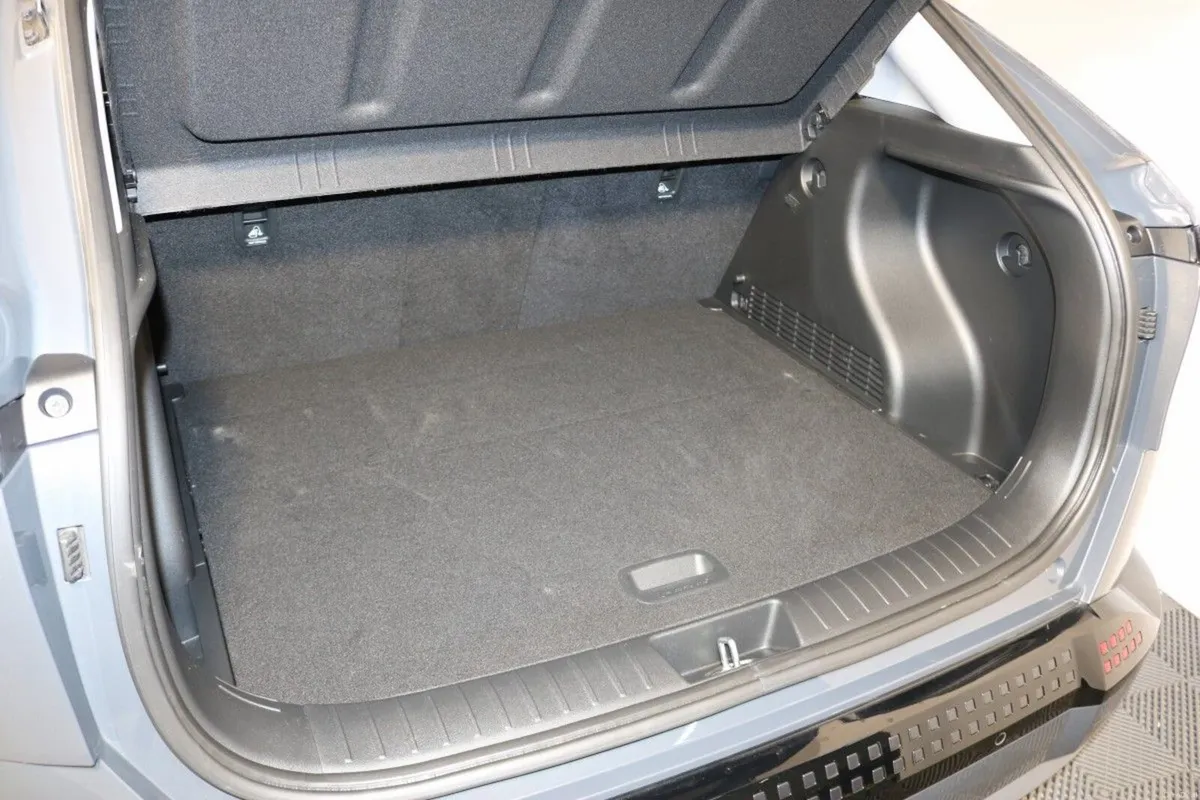 Hyundai KONA Eletric Elgance  48kWh Low Mileage, G - Image 6