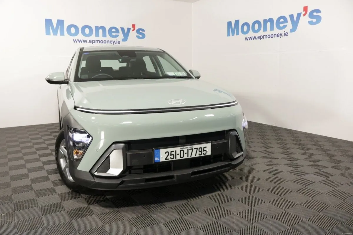 Hyundai KONA HYBRID SIGNATURE 1.6 L PTROL COMPACT - Image 2