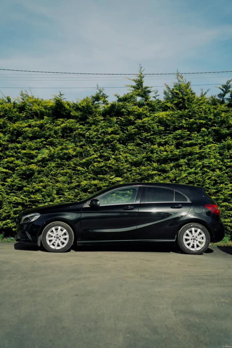 Mercedes-Benz 1.6  A180 2017 - Image 2