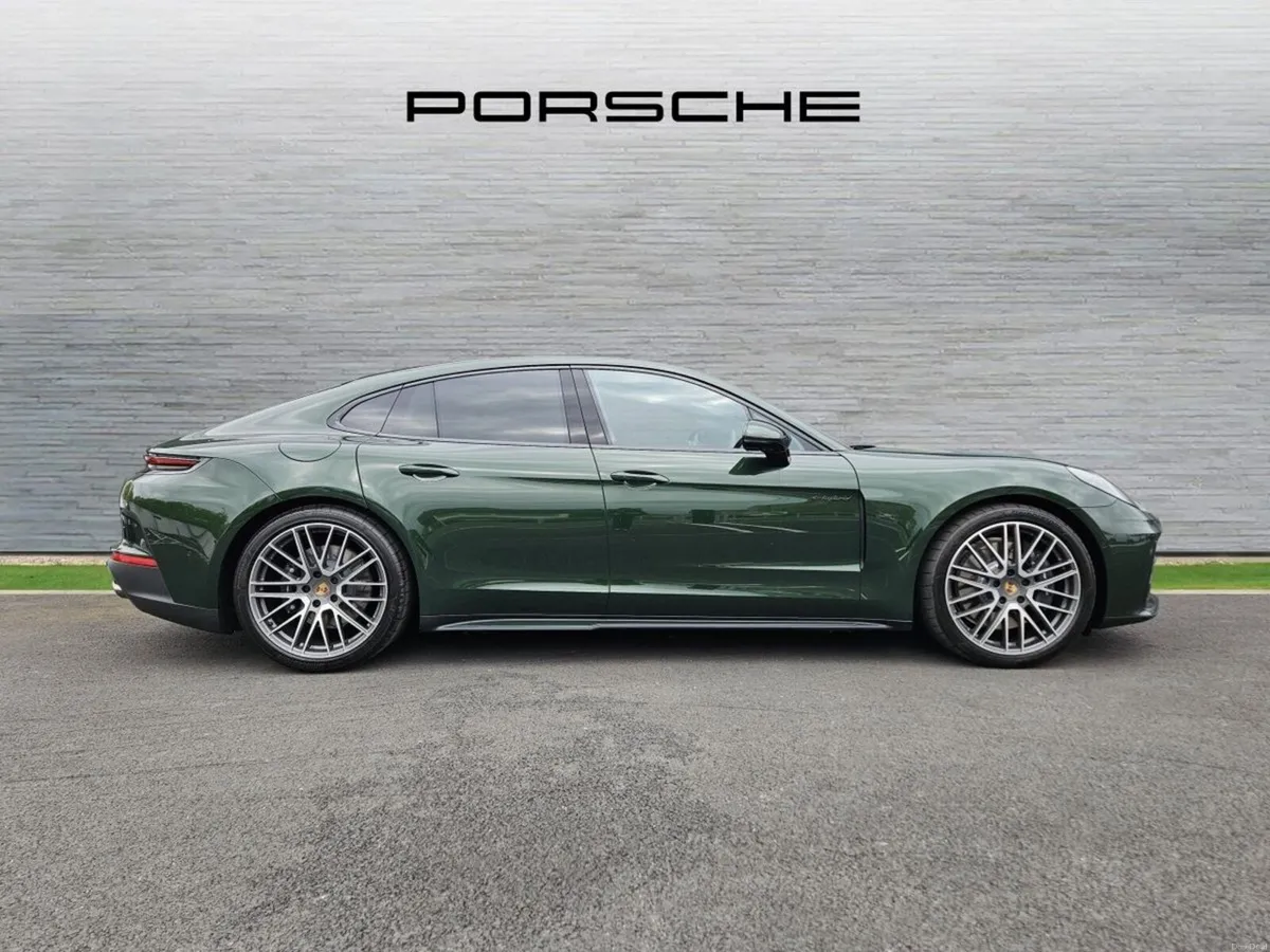 Porsche Panamera 4 E-Hybrid - Image 4