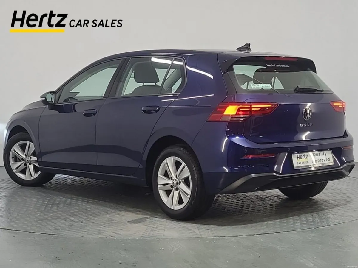 Volkswagen Golf LIFE 2.0 TDI 115HP Diesel Manual - Image 3