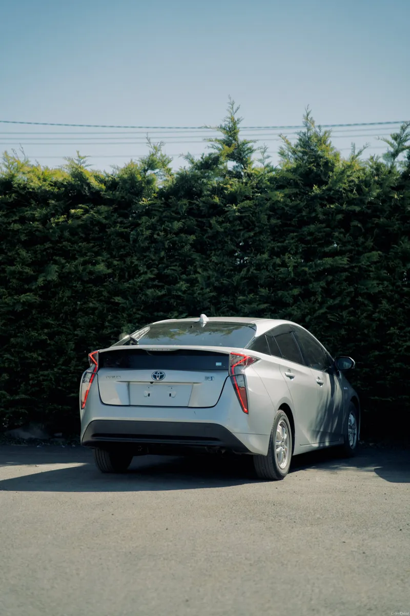 Toyota Prius Hybrid 2018 - Image 3