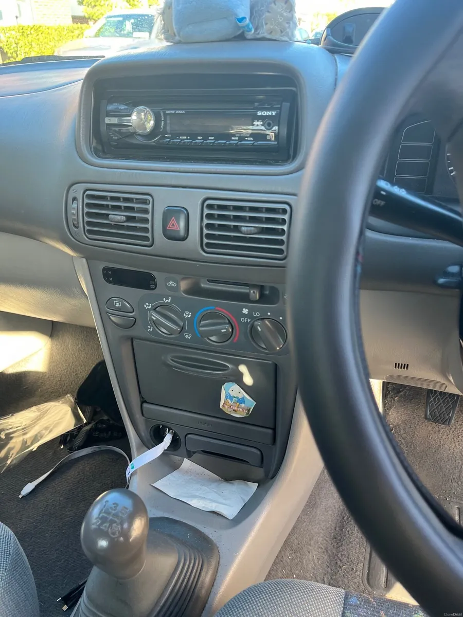 Toyota Corolla 1998 - Image 2