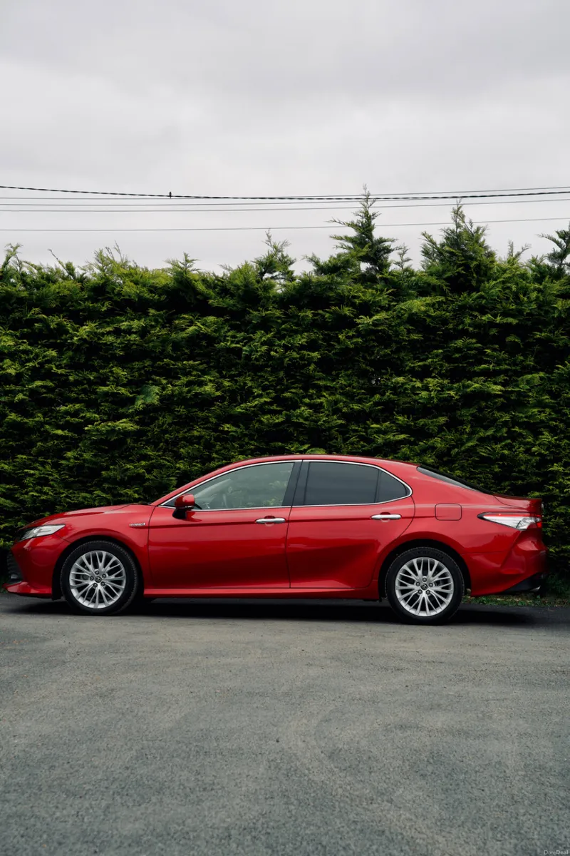 Toyota Camry 2.5 G Leather 2018 - Image 2