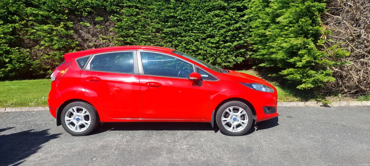 Ford Fiesta 2013 - Image 2