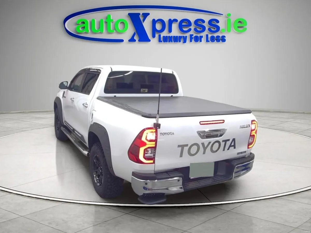 Toyota Hilux 4WD Z, ULTRA Low mileage, 360 camera - Image 3