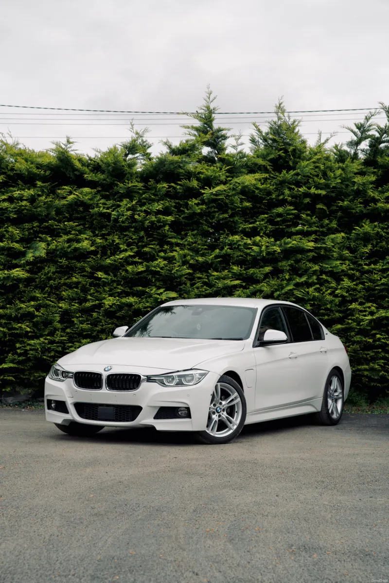 BMW 330e 2.0 M Sport 2016 - Image 1