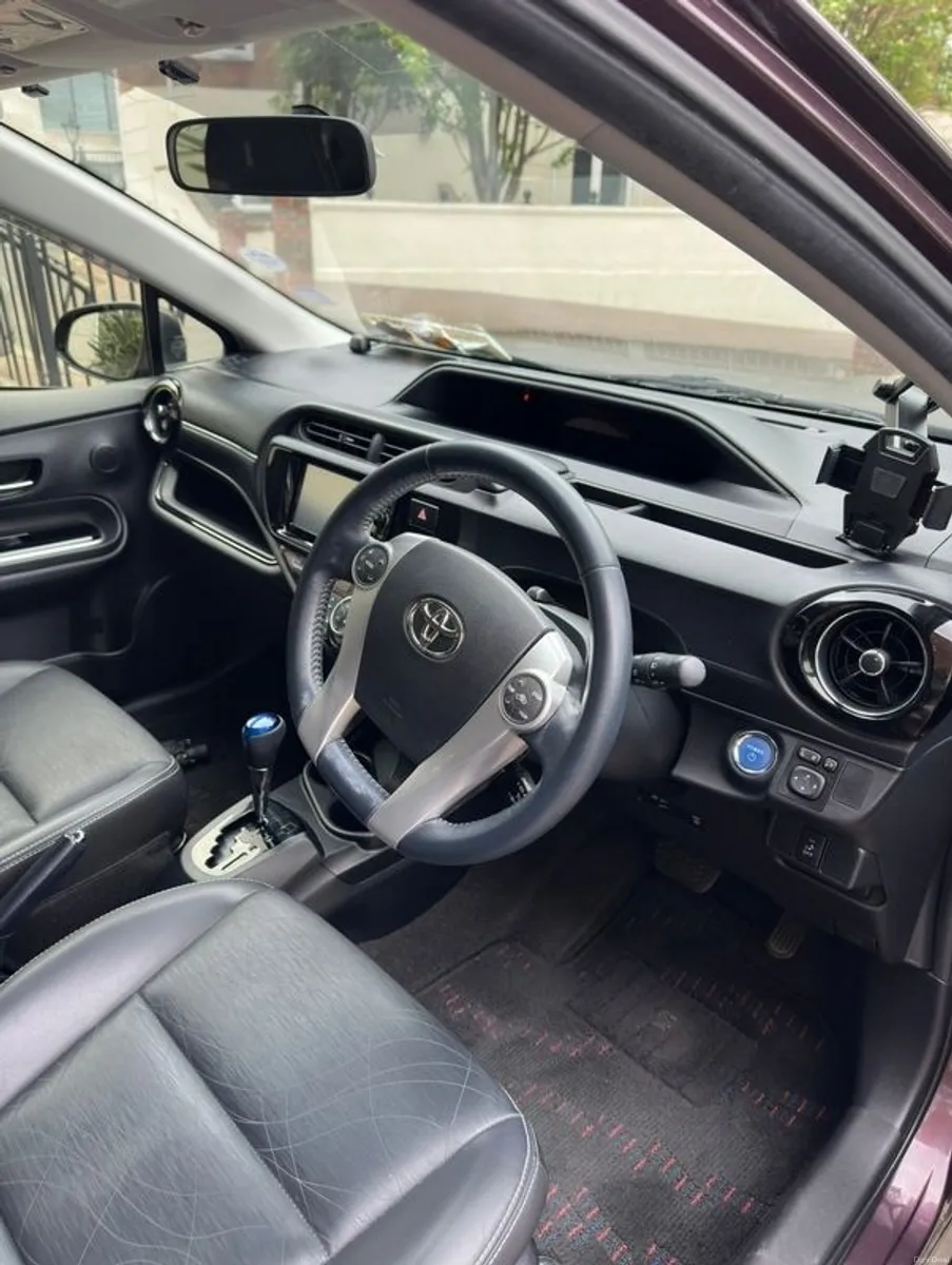 2015 Toyota Aqua - Image 4