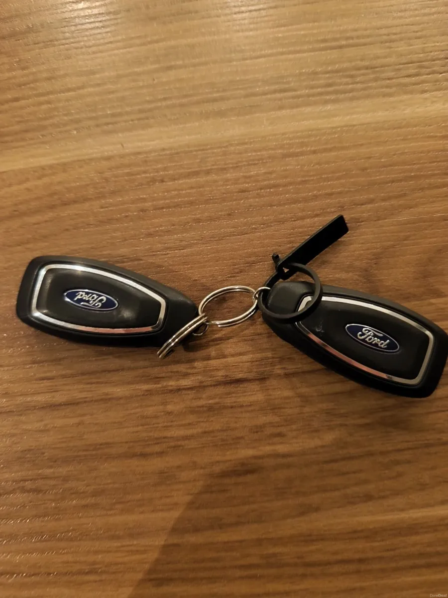 Ford Focus Titanium - 1 Owner - Really Low Mileage - Image 2