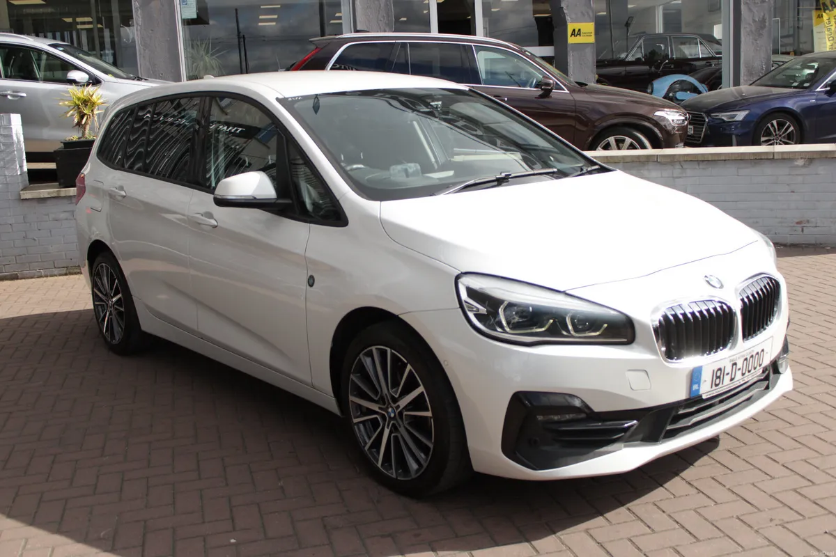 2018 218D 2.0 5DR 7 SEATER - Image 2