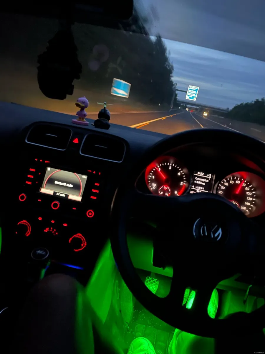 Volkswagen Golf 2010 - Image 3