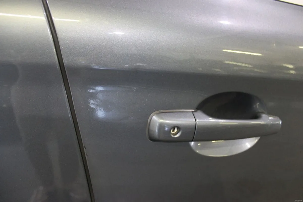 Volvo XC60 D4 (190hp) FWD R-DESIGN - TENDER 21 - Image 4