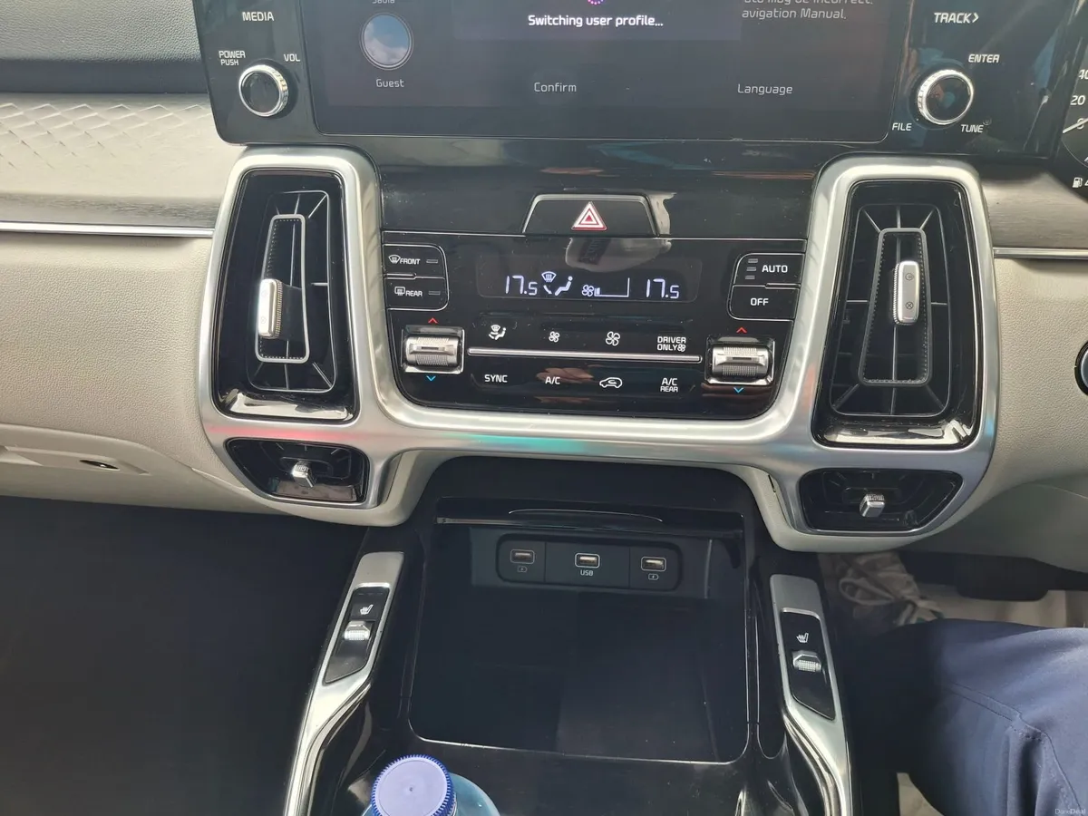 Kia Sorento 2022 - Image 3