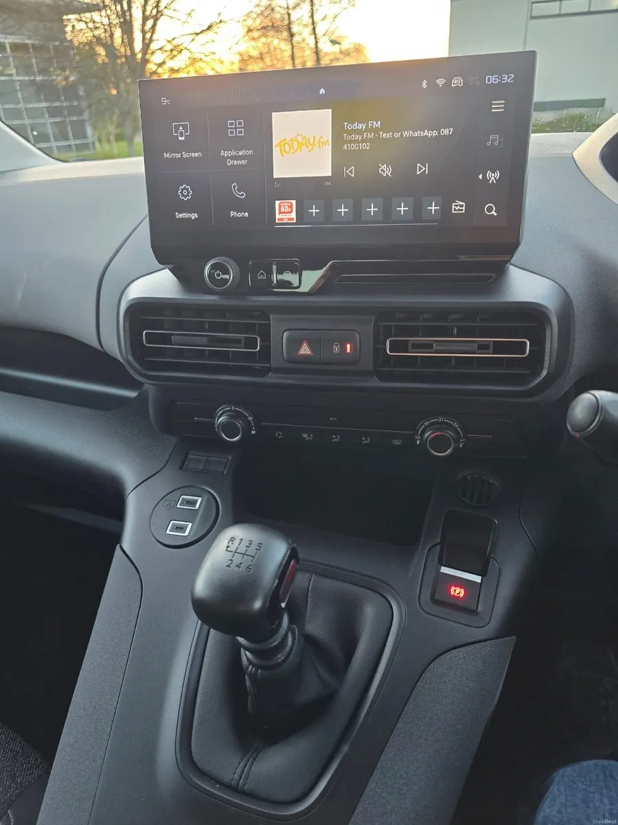 Peugeot Rifter Wheelchair Accessible Vehicle - Image 2