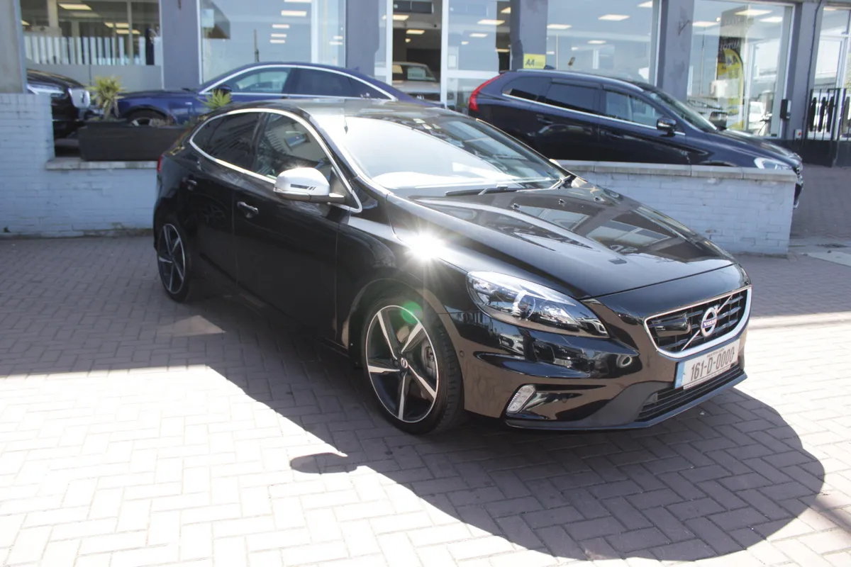 2016 VOLVO V40 2.0 D4 5DR AUTO - Image 1