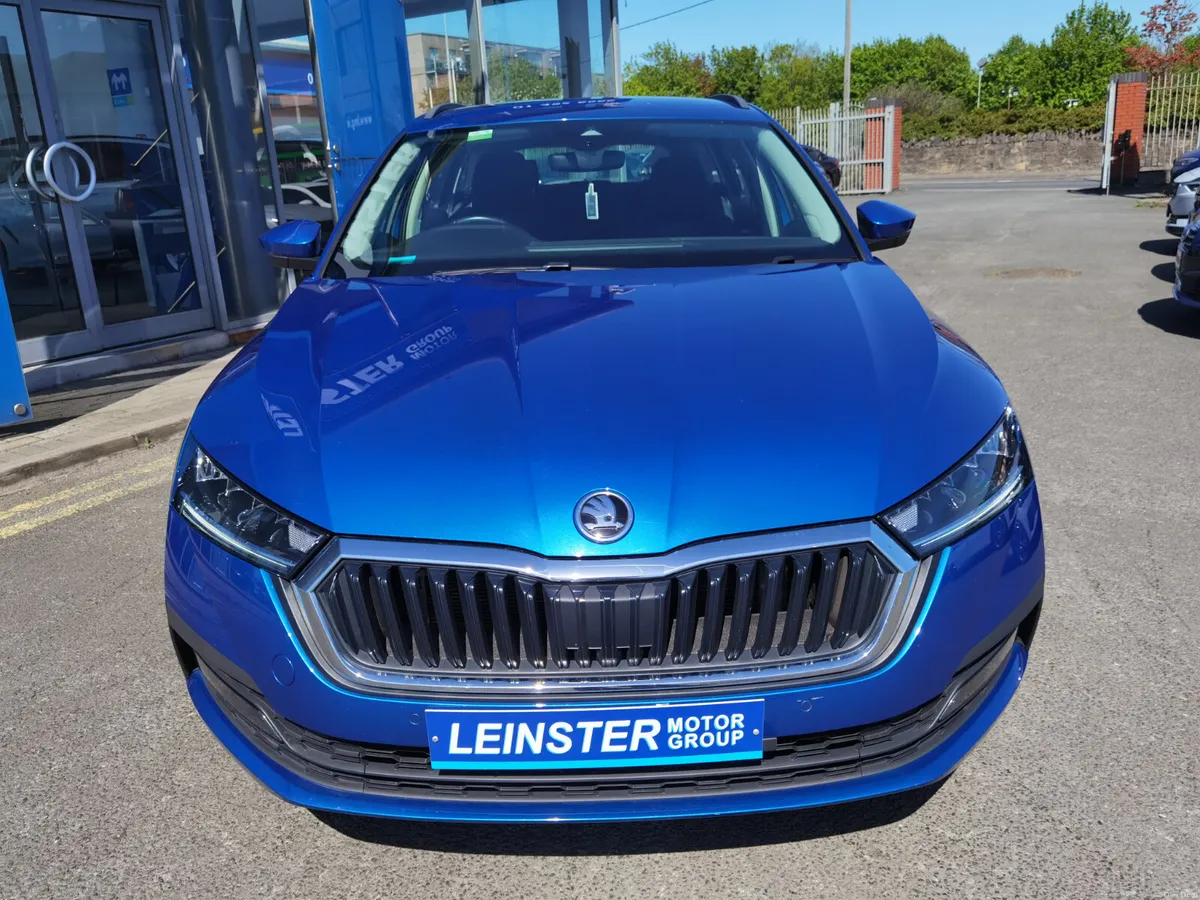 SKODA OCTAVIA 1.4TSI IV SE TECHNOLOGY AUTO ESTATE - Image 2