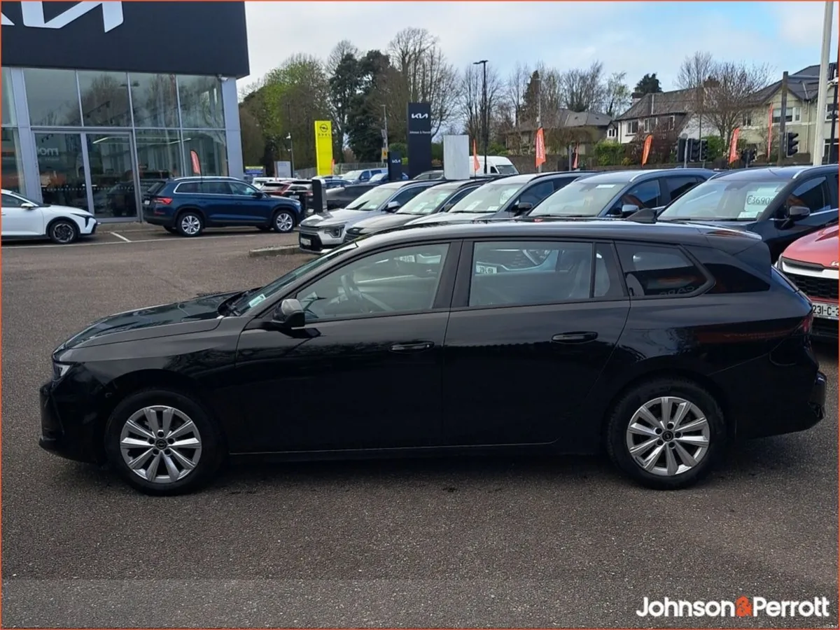 Opel Astra Elegance 1.2 Turbo 110PS Petrol 6 Speed - Image 4