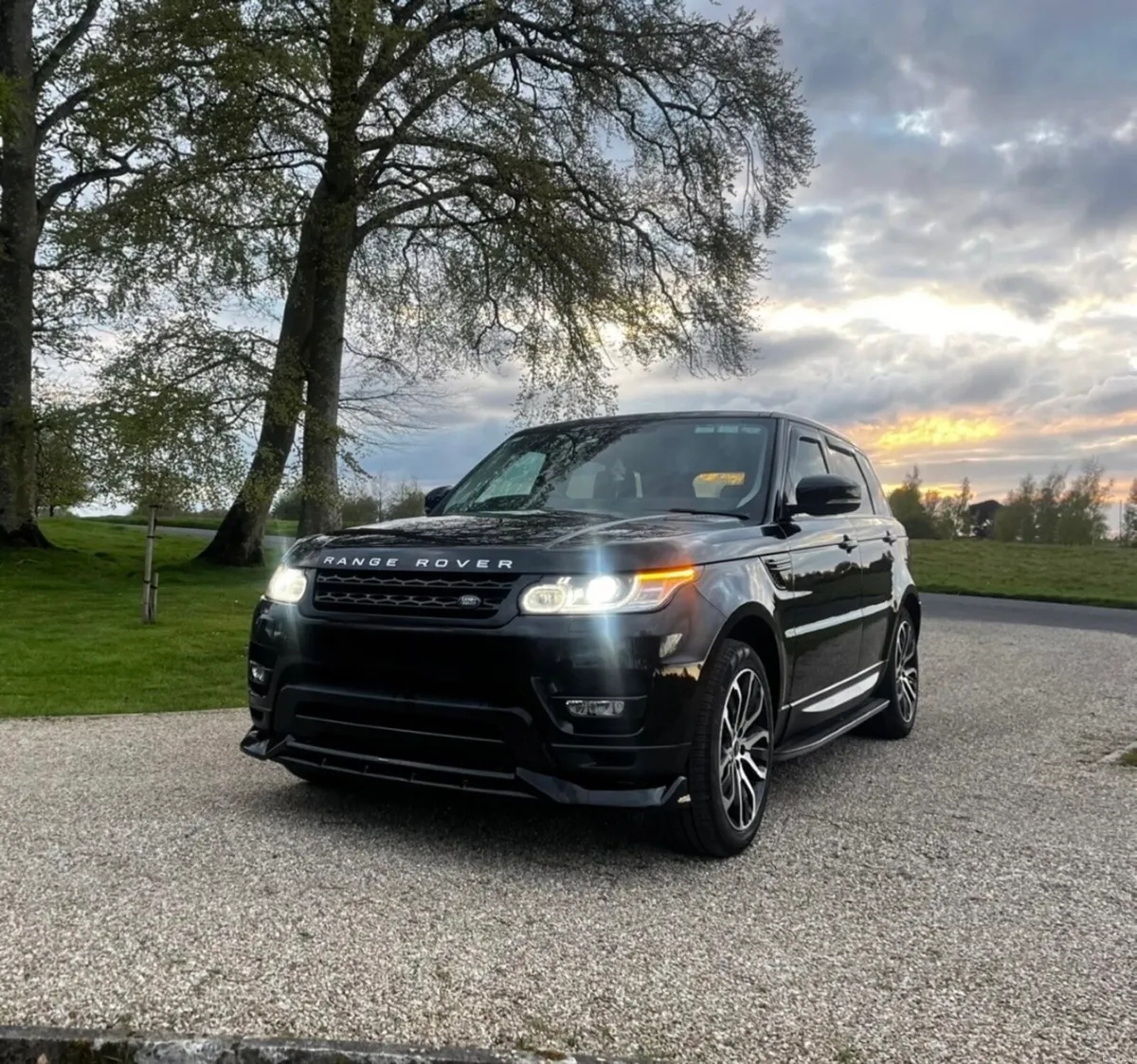Range Rover Sport - Image 1
