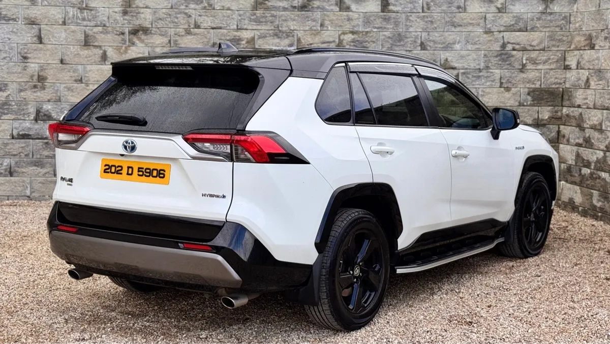 2020 Toyota RAV4 hybrid - Image 4