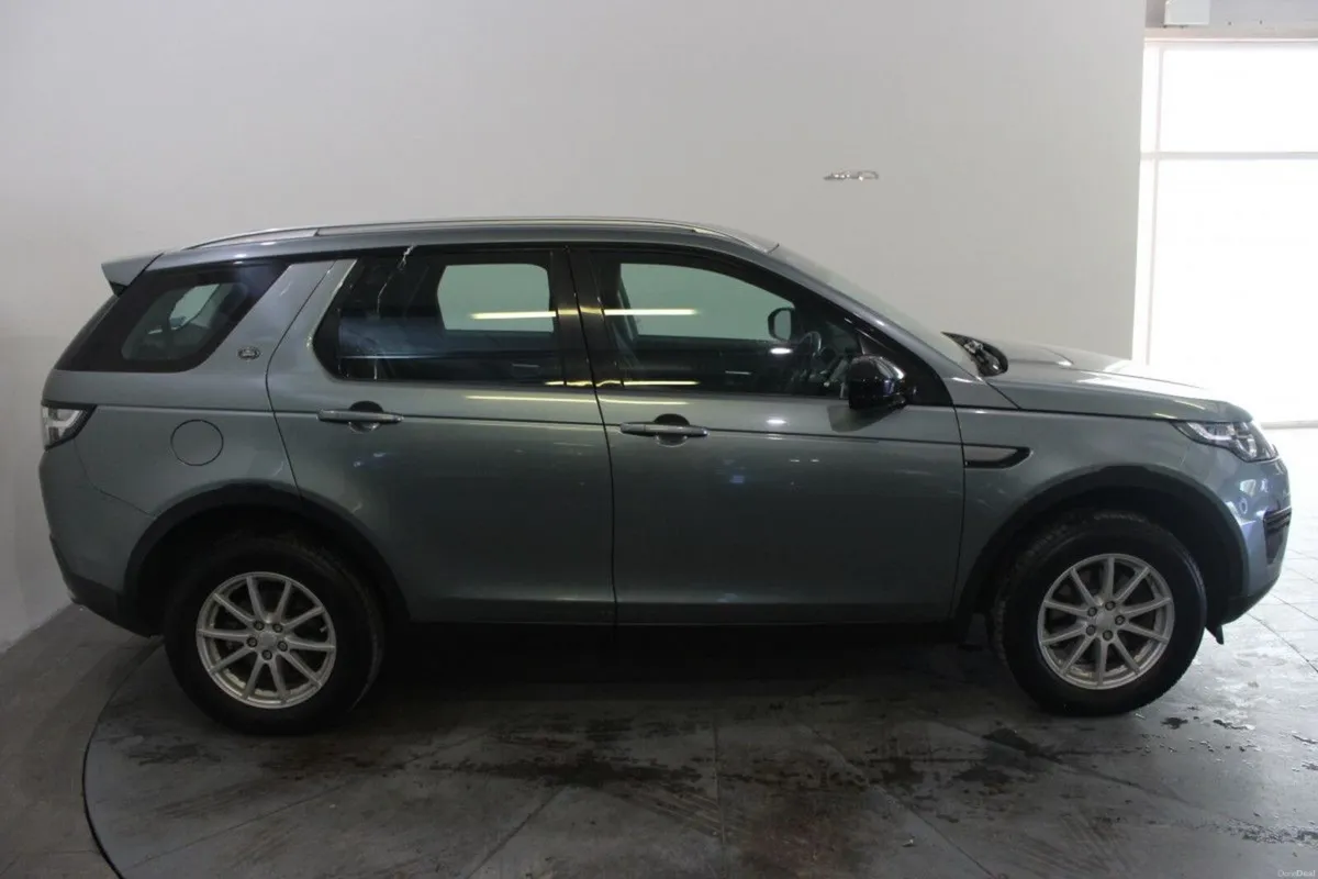 Land Rover Discovery Sport 2.0 TD4 MANUAL 7 SEATS - Image 3