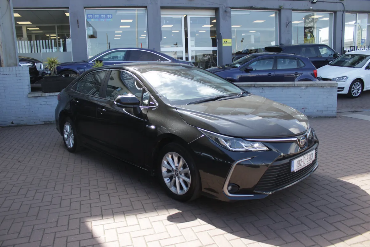 2019 TOYOTA COROLLA HYBRID LUNA SALOON 1.8 4DR - Image 1