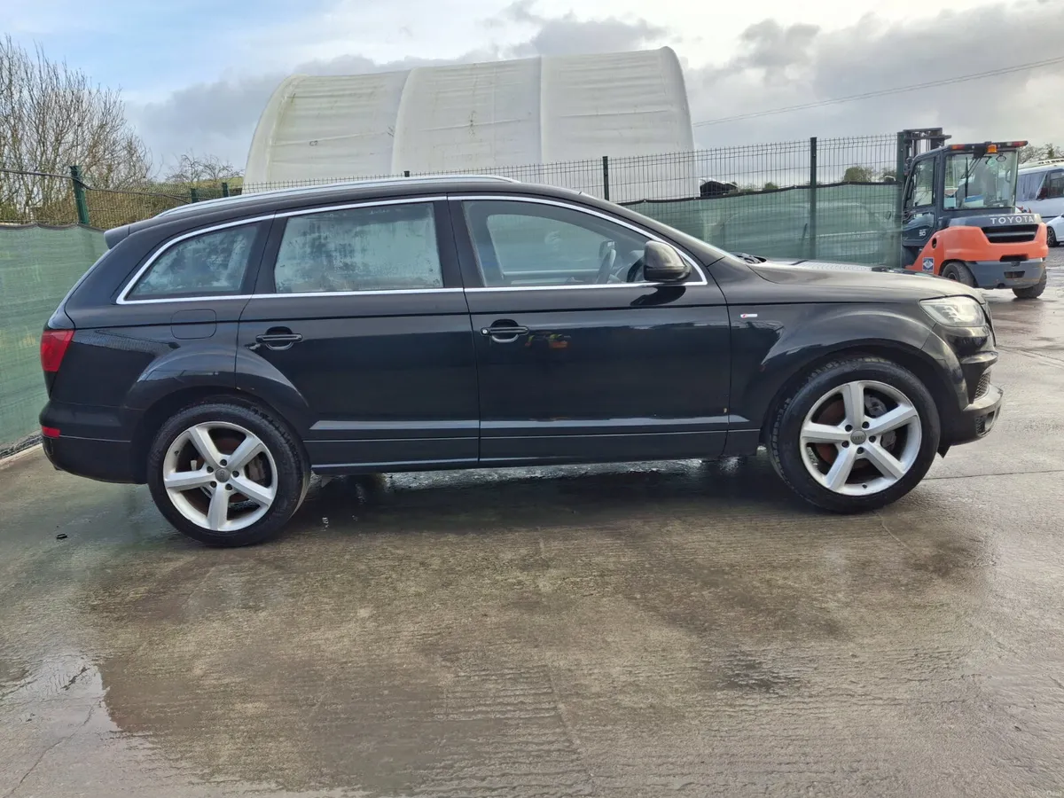 142 Audi Q7 S-Line Quattro 7 seater Automatic - Image 4