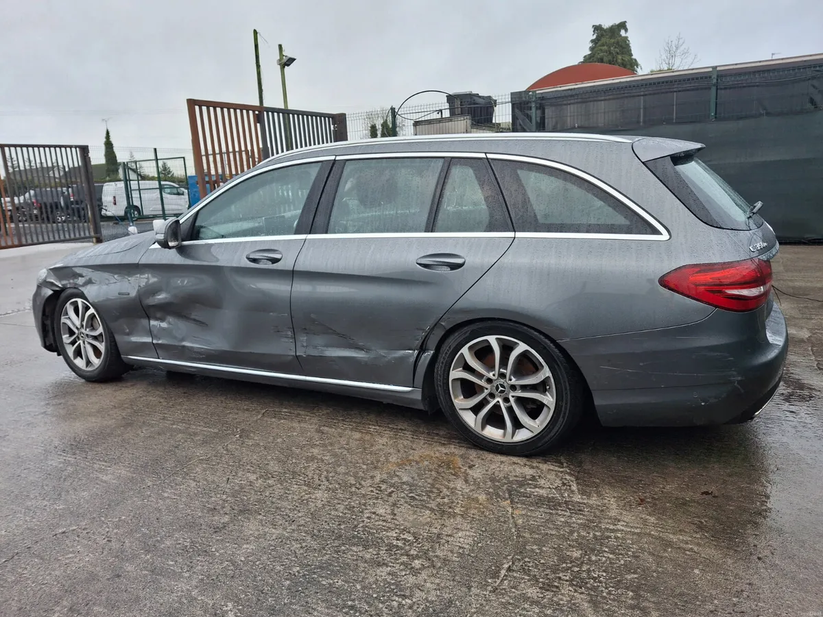 2018 Mercedes C-Class C350E hybrid - Image 4