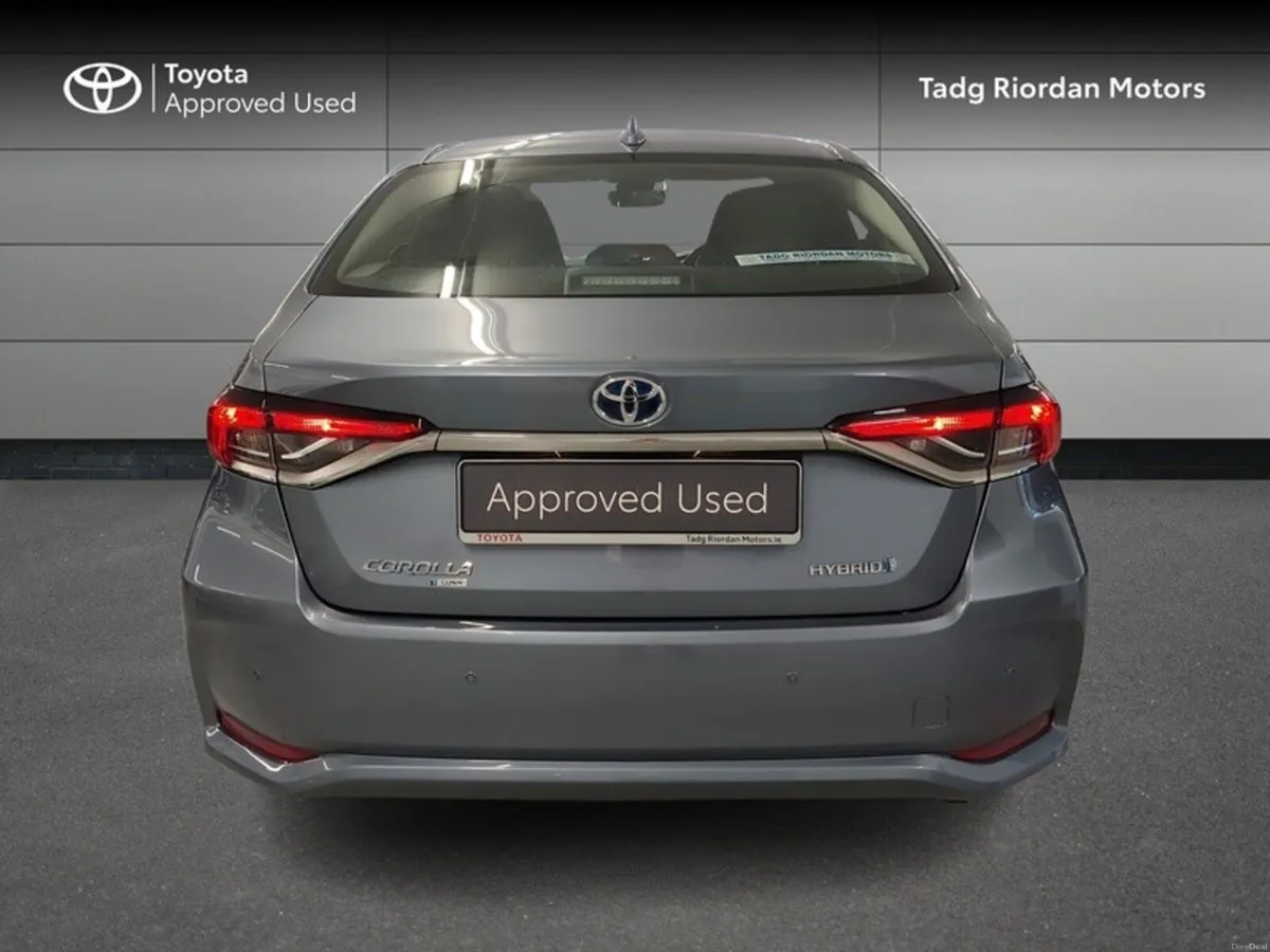 Toyota Corolla HYB LUNA SALOON - Image 4
