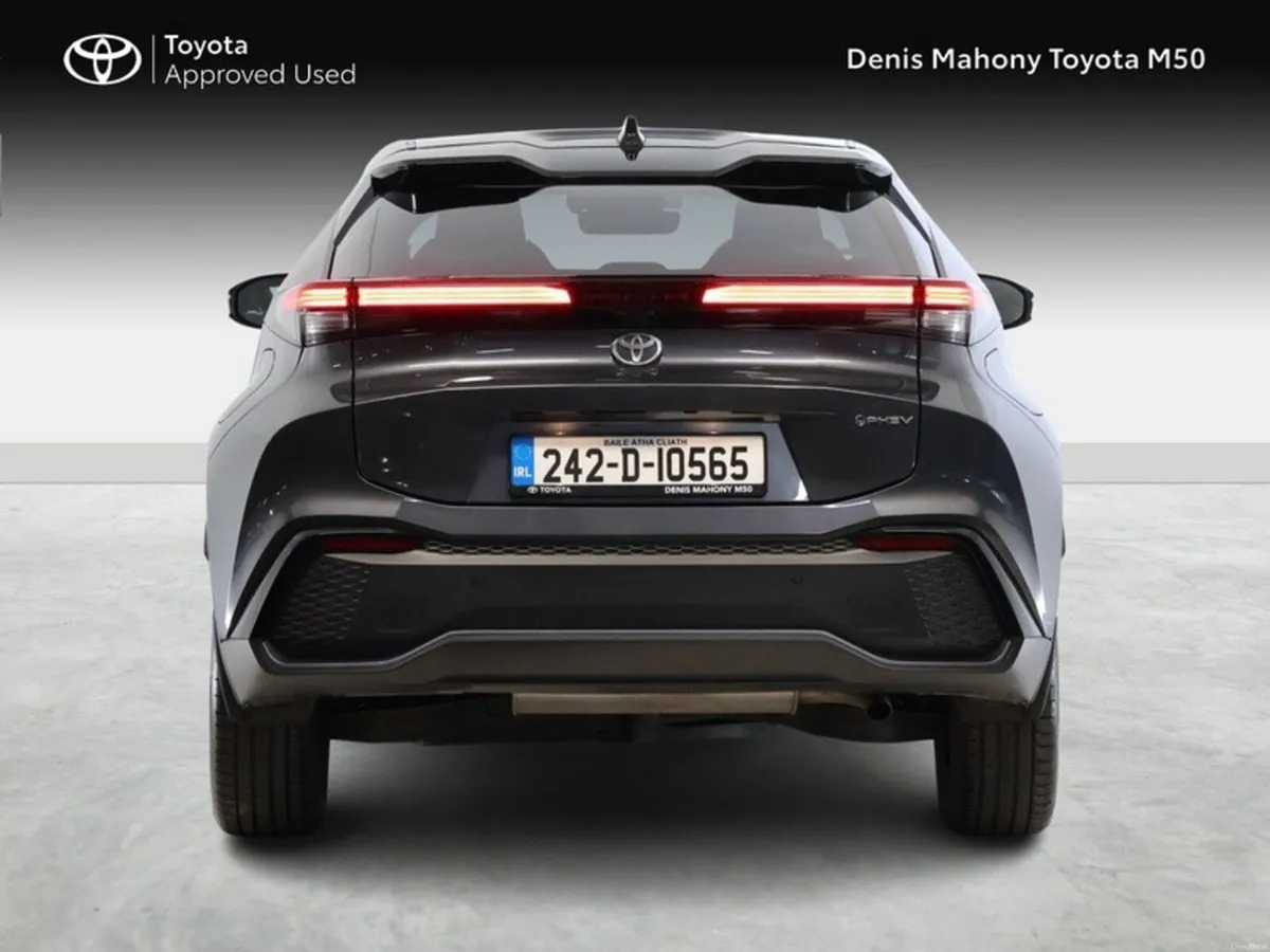 Toyota C-HR Sol Plug-in Hybrid - Image 4