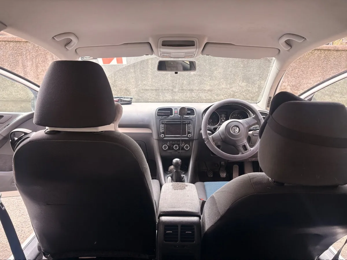 Volkswagen Golf 2011 - Image 4