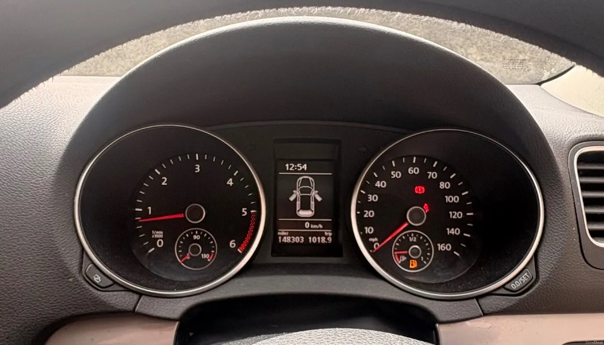 Volkswagen Golf 2011 - Image 2