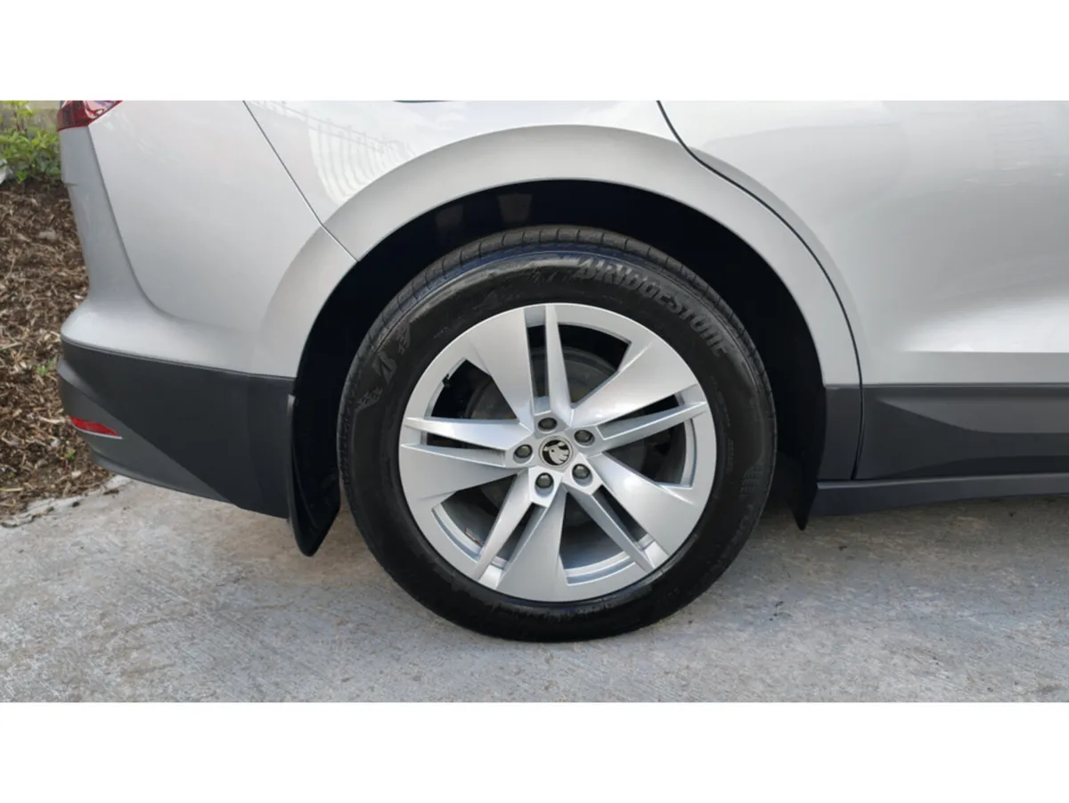 Skoda Enyaq IV 60- SUNSET GLASS-COGNAC LEATHER-ECO - Image 4