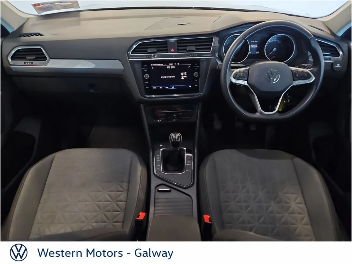 Volkswagen Tiguan 2.0 TDI 122HP Life, Rear Camera, - Image 2